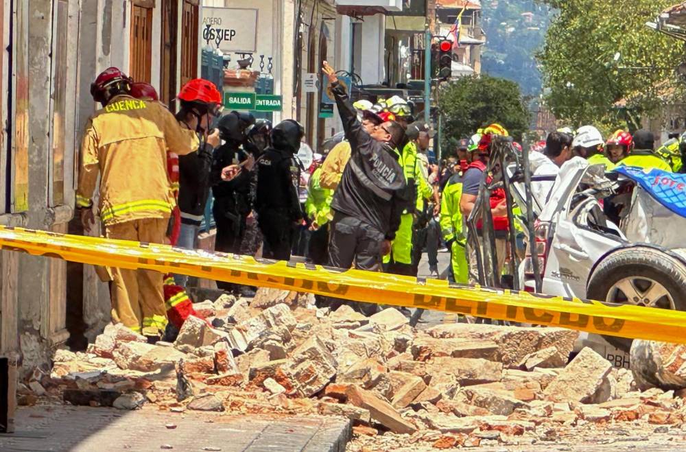 Sismo De Magnitud Deja Muertos En Ecuador