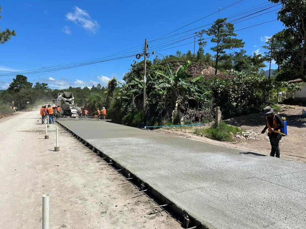 Reinician Pavimentaci N De Dos Tramos De La Red Vial En Lempira