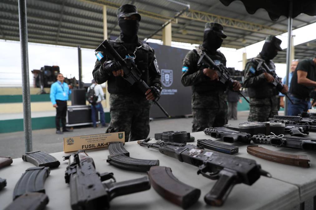 Imágenes Policía Militar destruye armas decomisadas en cárceles de