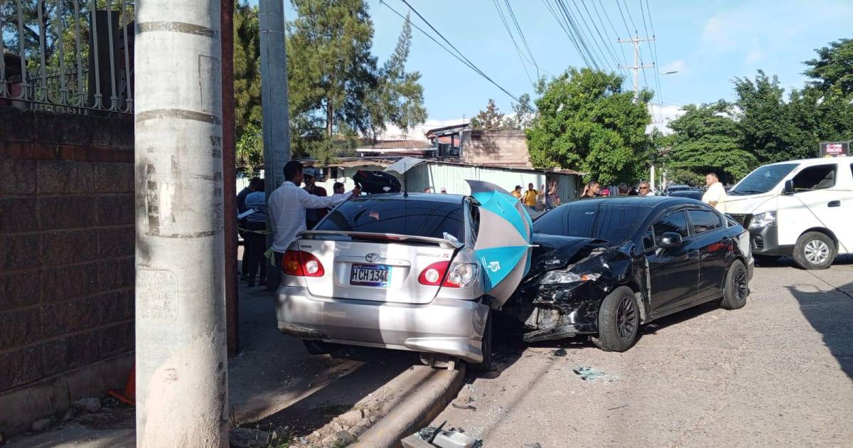 Mujer Pierde La Vida En Choque De Dos Turismos En Tegucigalpa