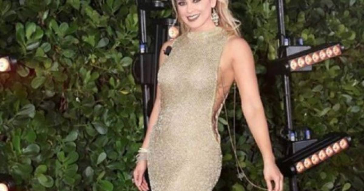 Aracely Arámbula provoca controversia por el beso que le dio a su hijo