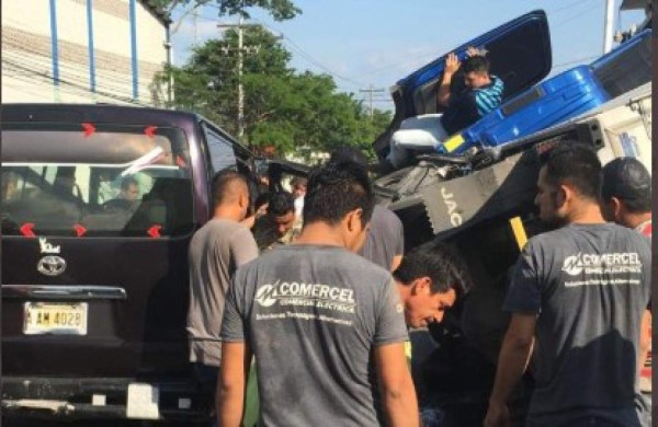 Accidente Entre Rapidito Y Cami N Deja Cinco Pasajeros Heridos En San