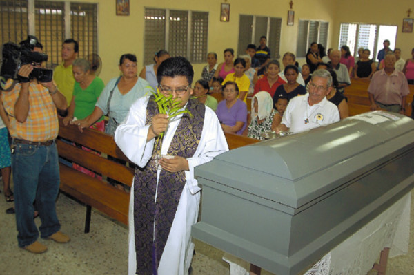 Llanto Y Dolor En El Sepelio De Cantalicio