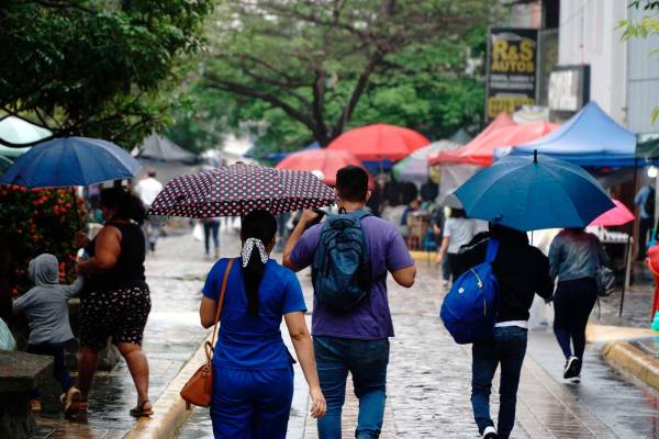 Onda tropical dejará lluvias con actividad eléctrica en Honduras