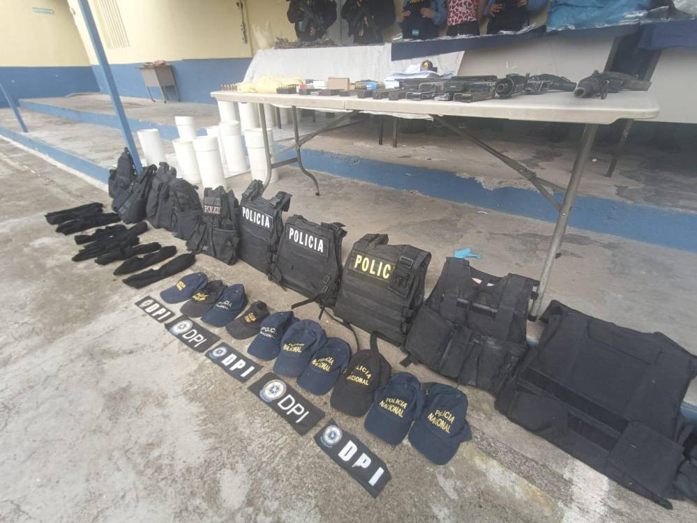 Incautan Armas Droga Y Uniformes A La Ms En Intibuc